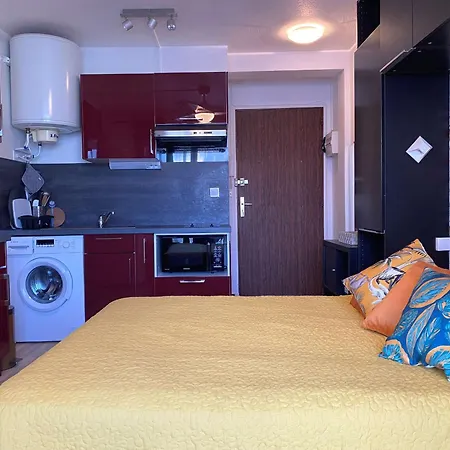Joli Renove Avec Loggia Fermee, Equipe, Wifi, Classe 2 Etoiles A - Fr-1-553-161 *