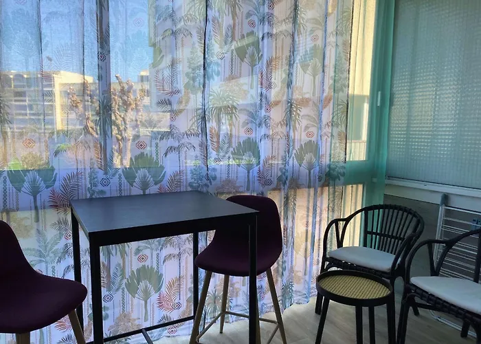 Joli Renove Avec Loggia Fermee, Equipe, Wifi, Classe 2 Etoiles A - Fr-1-553-161 Daire Balaruc-les-Bains